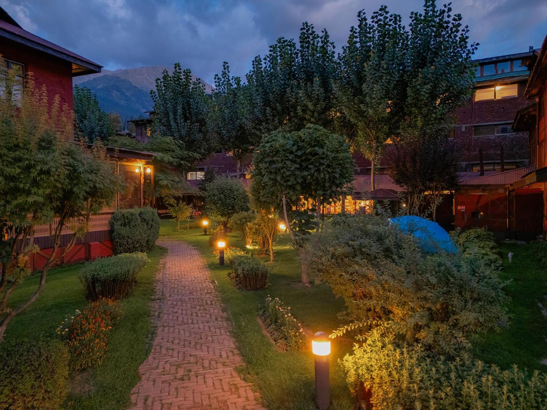 100 m2, 1 yatak odalı, 1 banyolu , Pahalgam bölgesinde Dış mekan fotoğraf